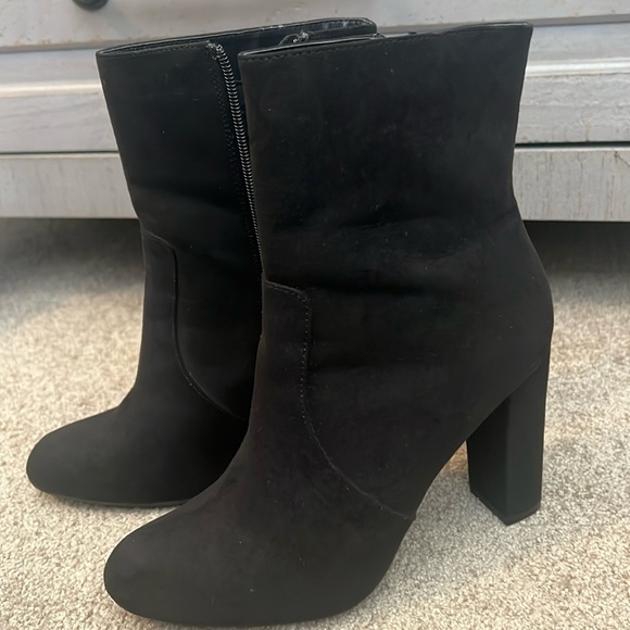SHEIN black booties - Picture 1 of 8